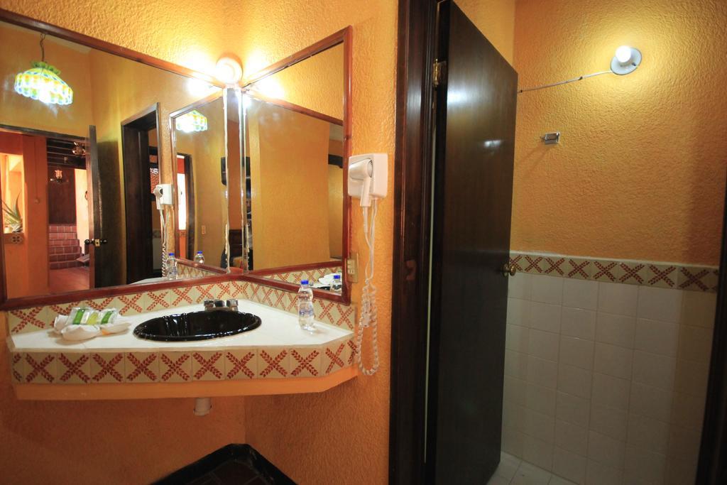 Hotel Plaza Santo Domingo San Cristóbal de Las Casas Δωμάτιο φωτογραφία