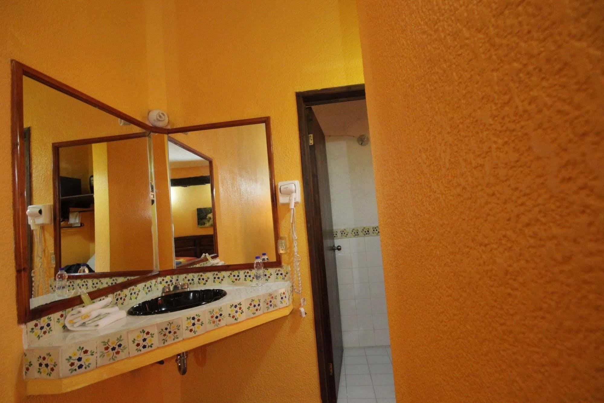Hotel Plaza Santo Domingo San Cristóbal de Las Casas Εξωτερικό φωτογραφία